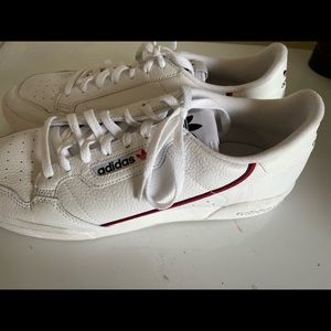 Mens Adidas tennis shoes size 12